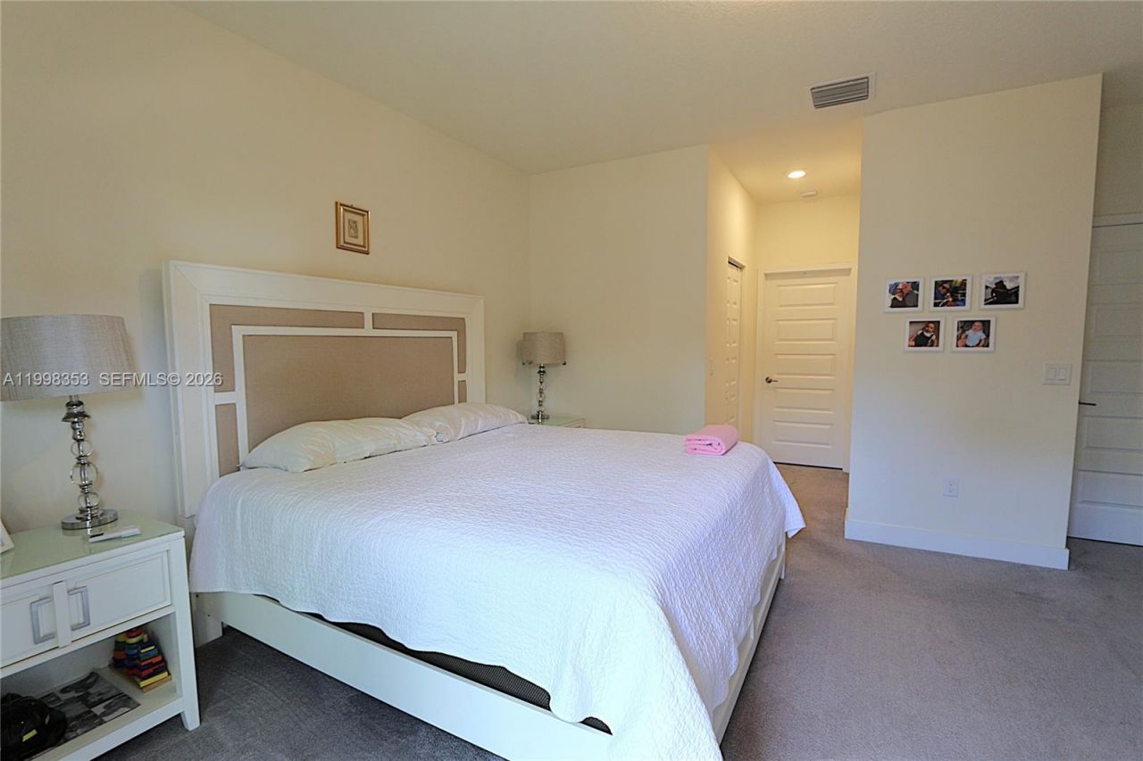 4738 NW 83rd Path, Doral, FL 33166 Photo