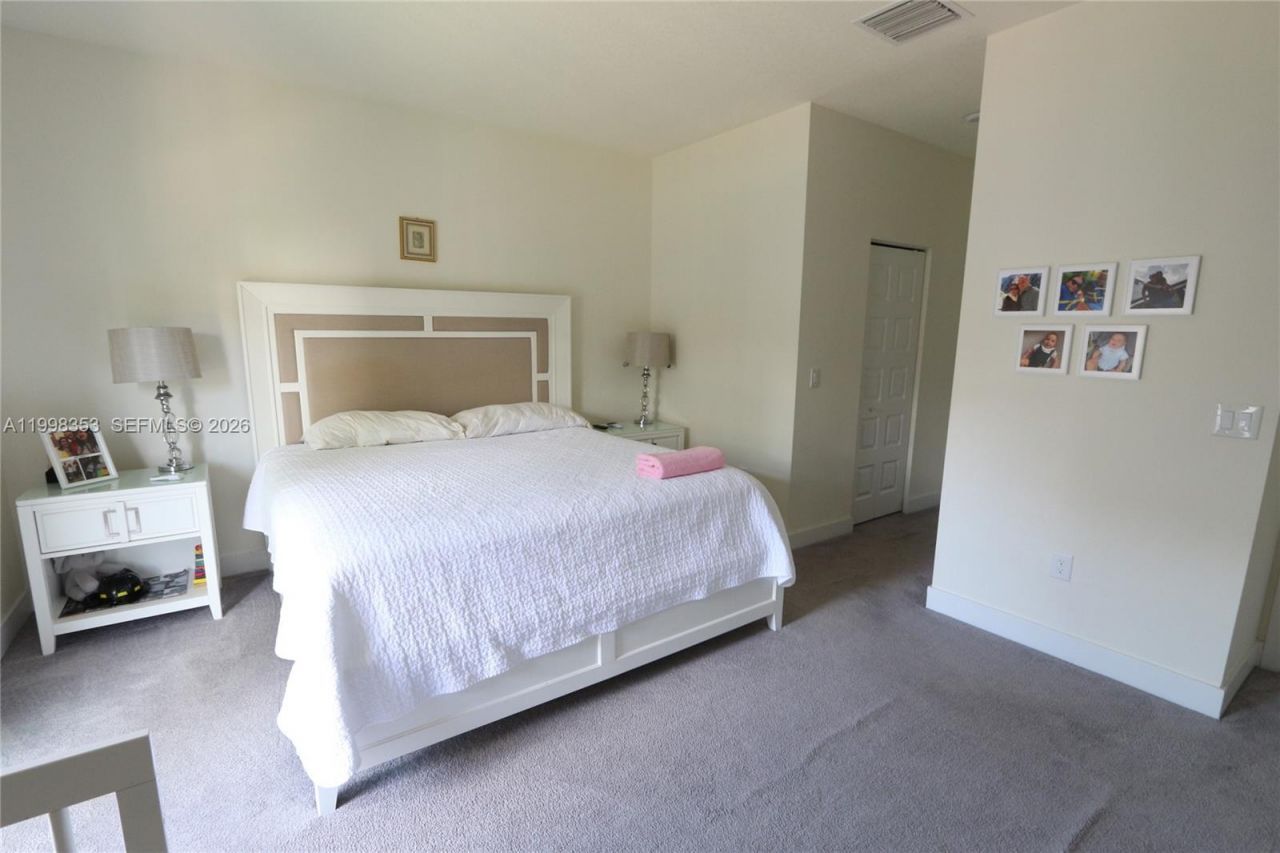 4738 NW 83rd Path, Doral, FL 33166 Photo