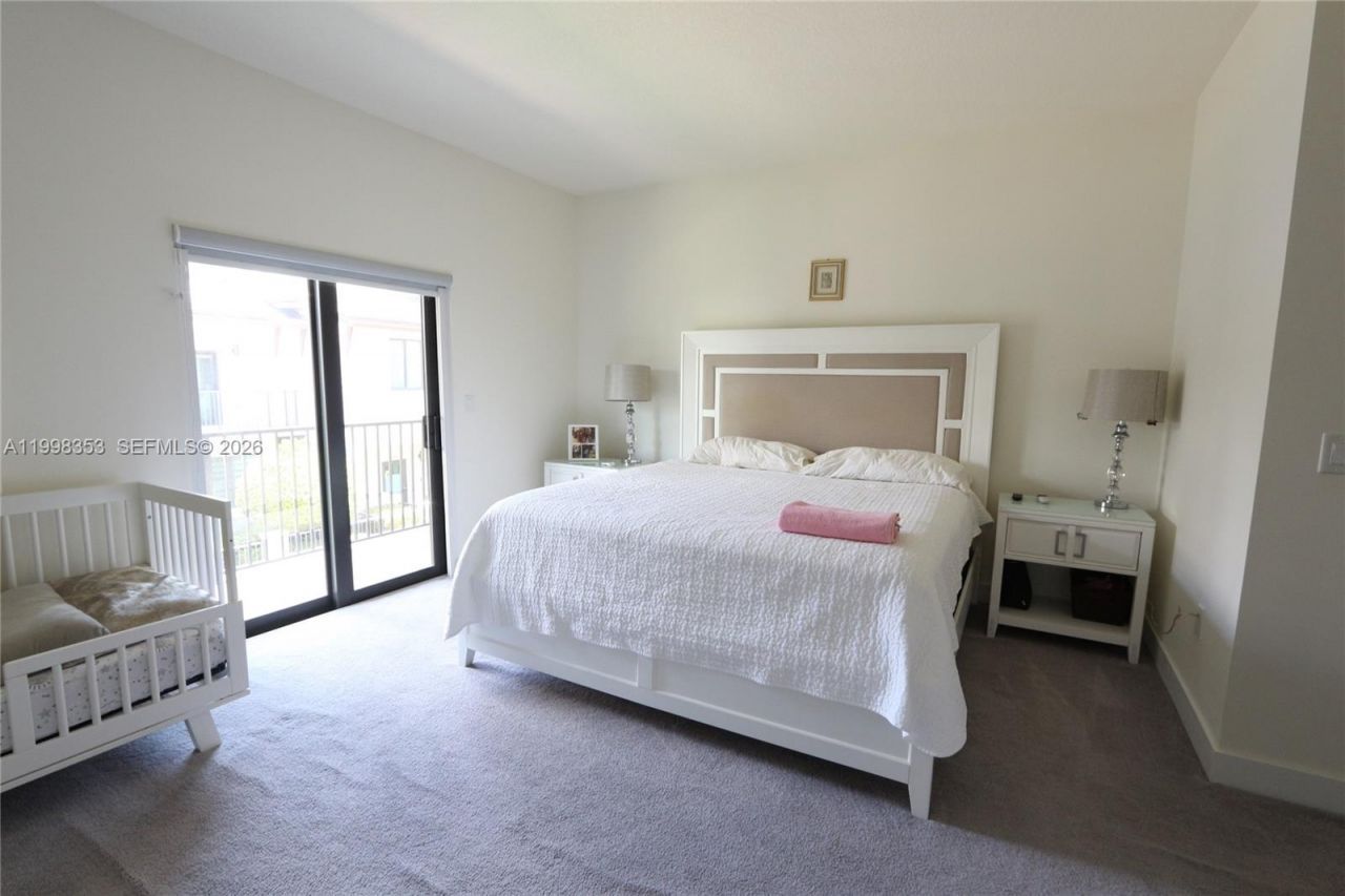 4738 NW 83rd Path, Doral, FL 33166 Photo