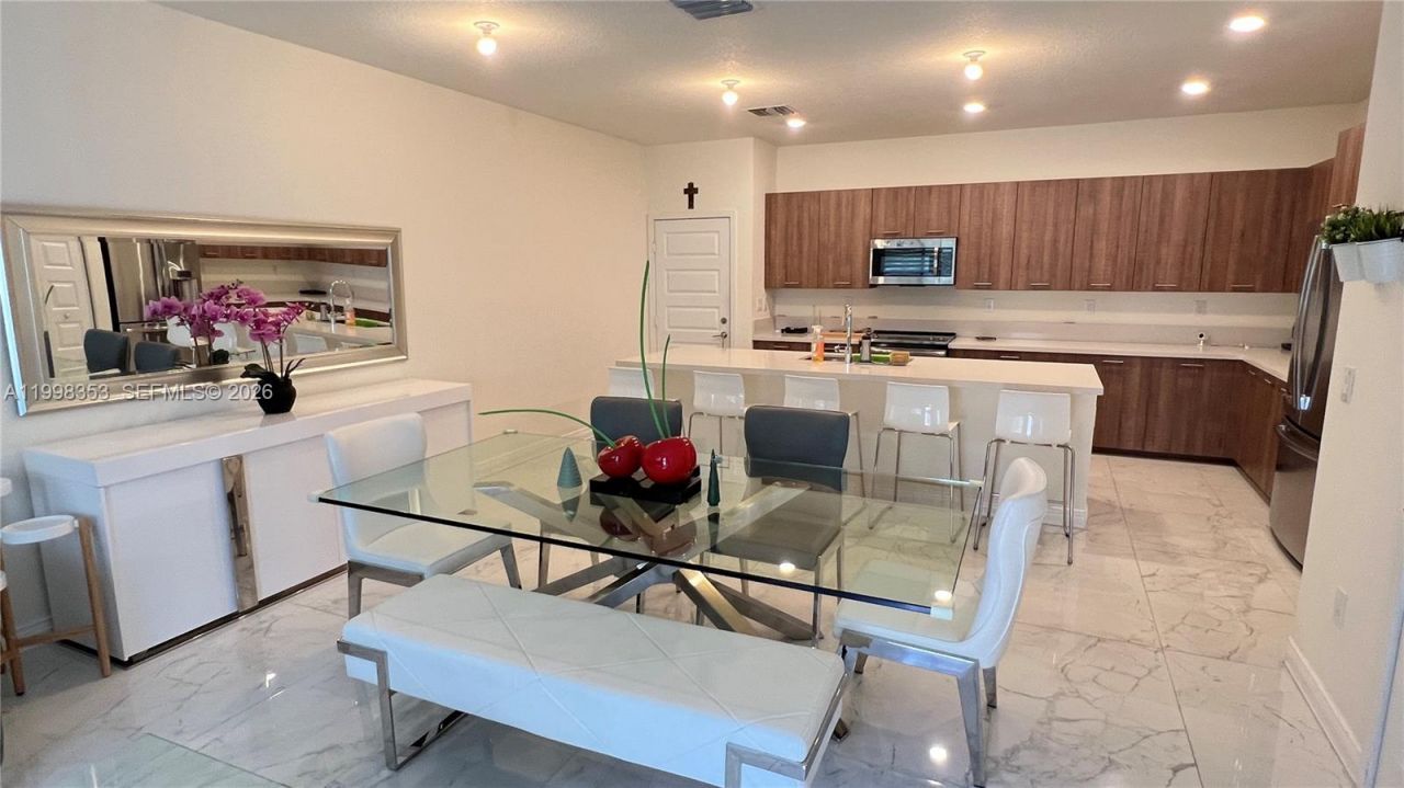 4738 NW 83rd Path, Doral, FL 33166 Photo