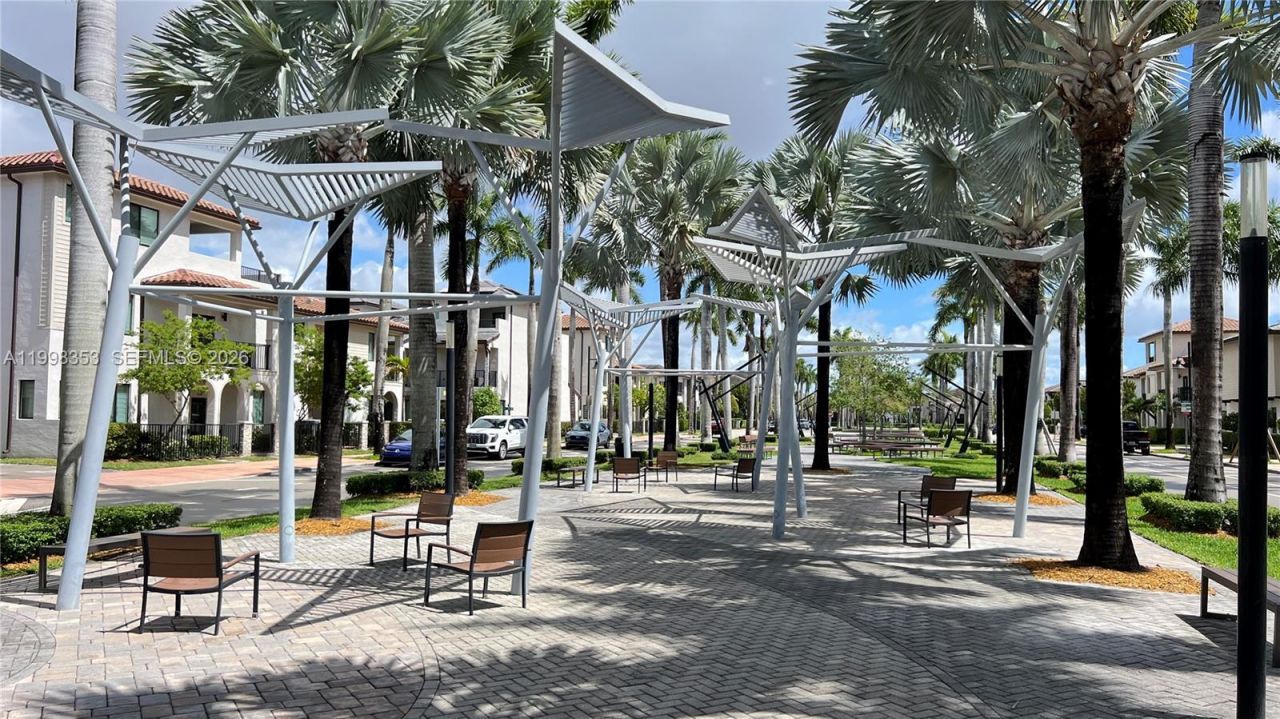 4738 NW 83rd Path, Doral, FL 33166 Photo