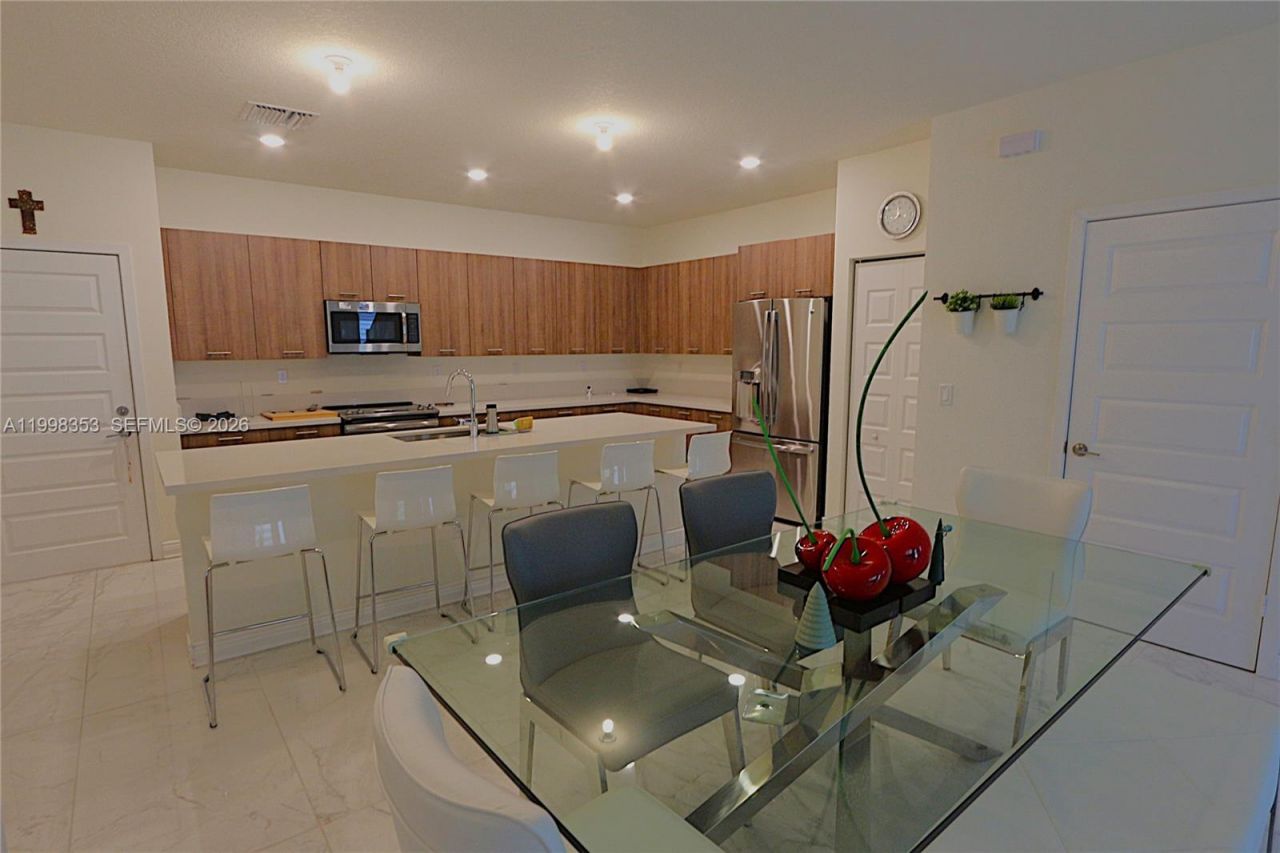 4738 NW 83rd Path, Doral, FL 33166 Photo