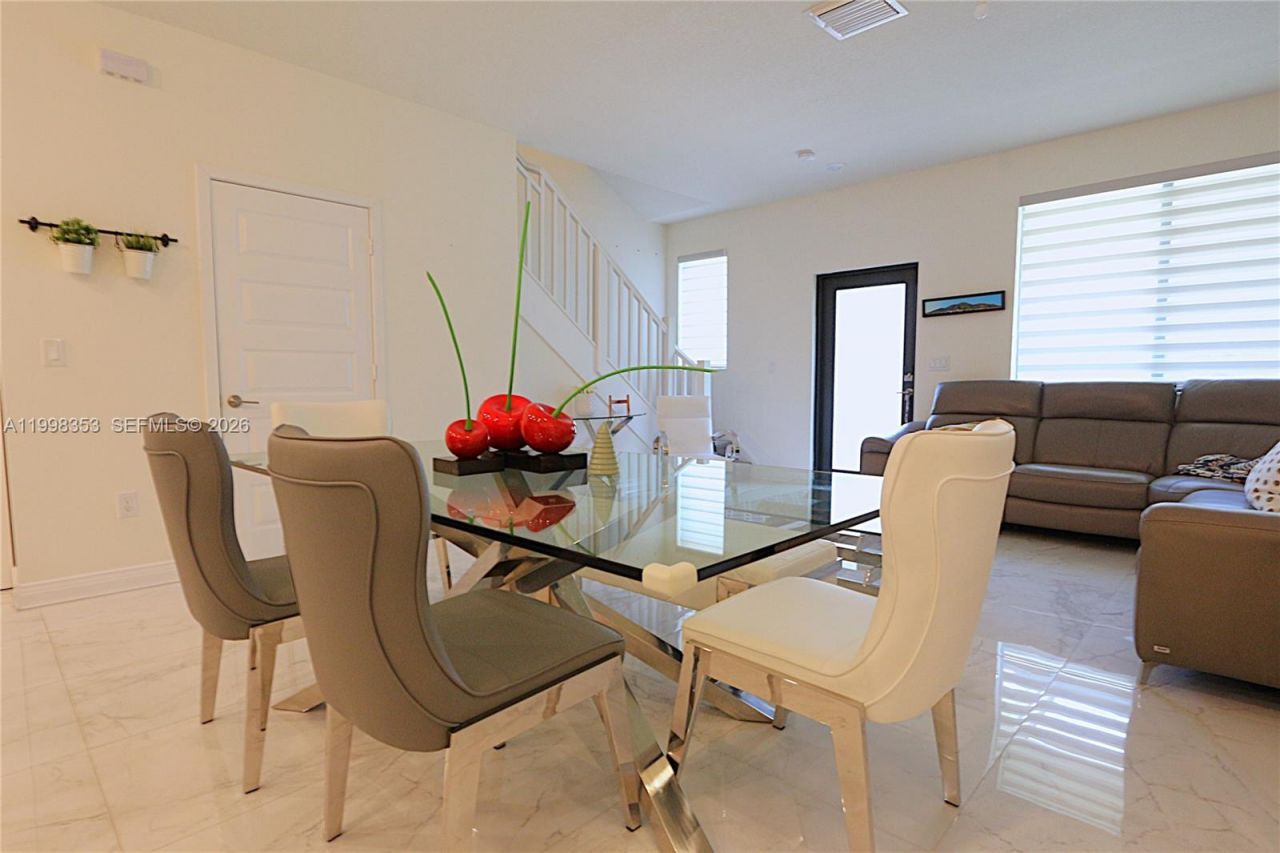 4738 NW 83rd Path, Doral, FL 33166 Photo