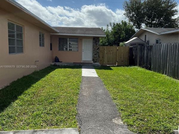 6328 Pierce St, Hollywood, FL 33024