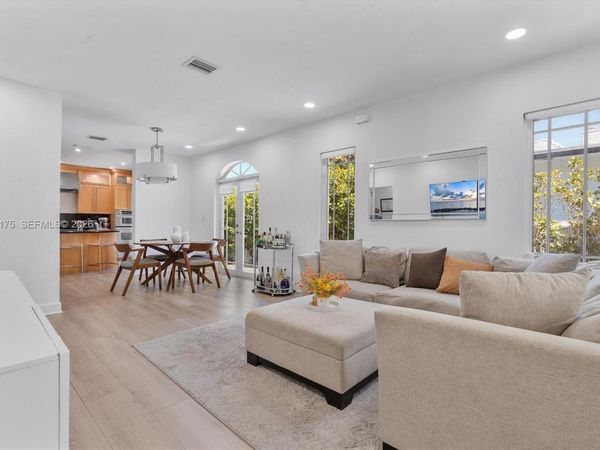 2231 SW 17th St , Miami, FL 33145