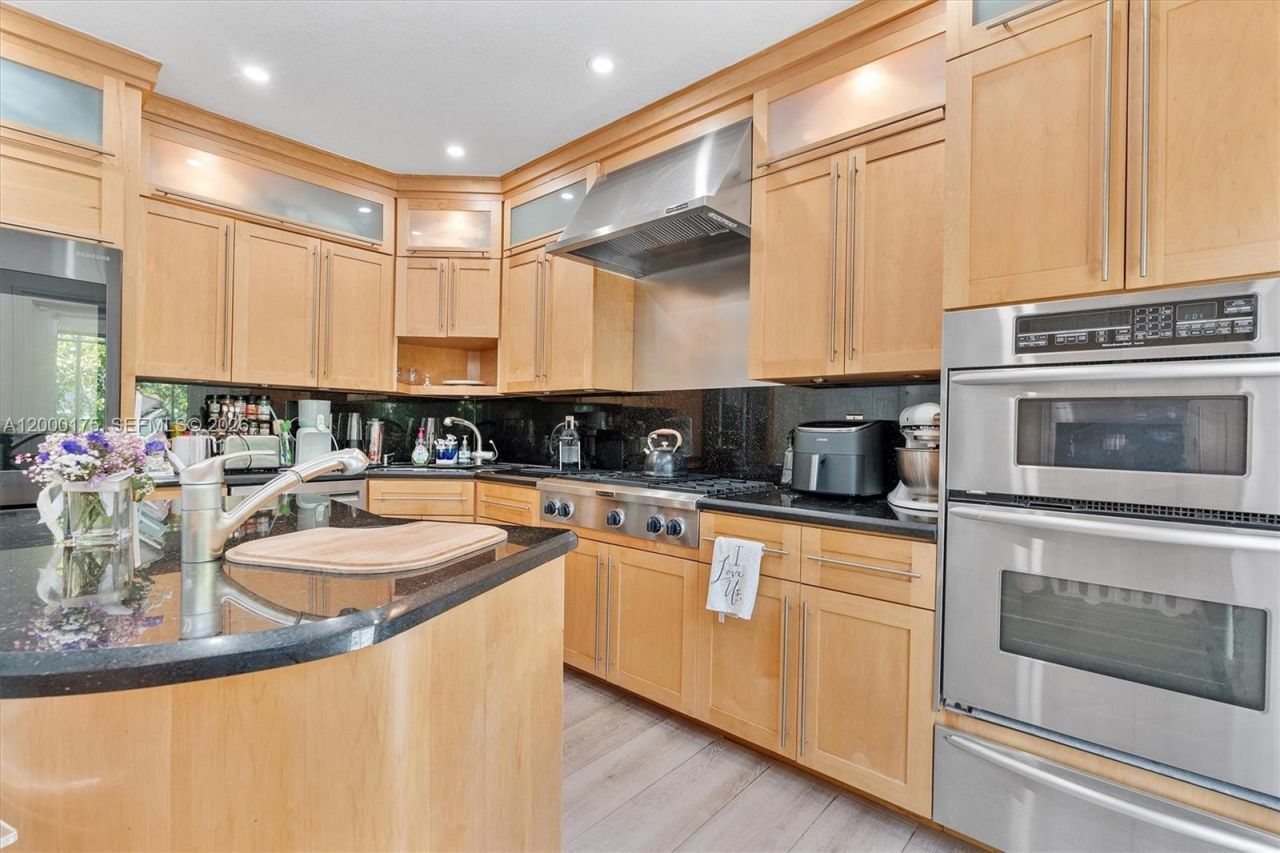 2231 SW 17th St, Miami, FL 33145 Photo