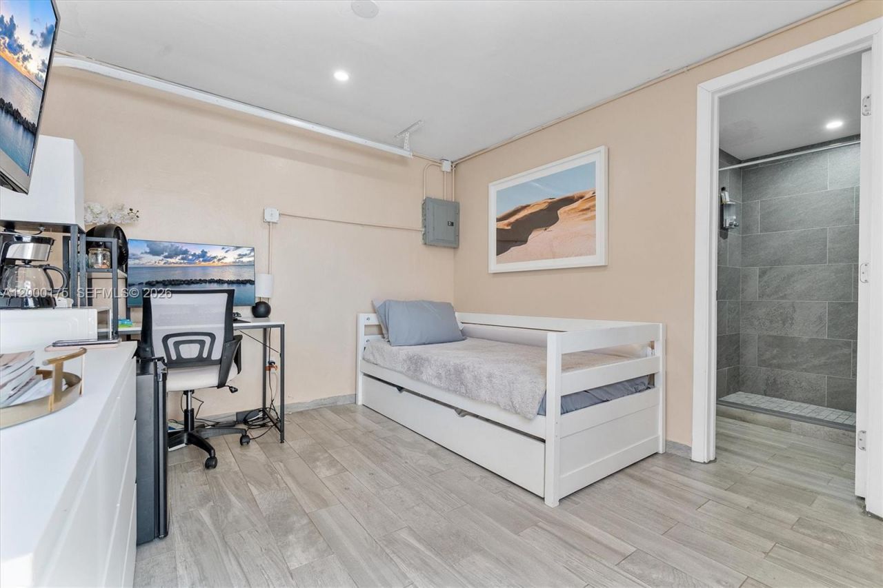 2231 SW 17th St, Miami, FL 33145 Photo