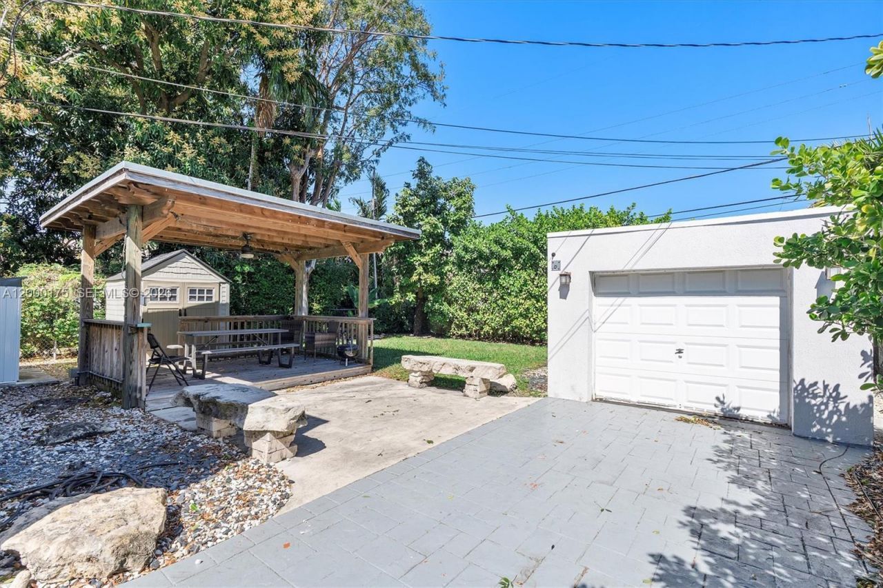 2231 SW 17th St, Miami, FL 33145 Photo