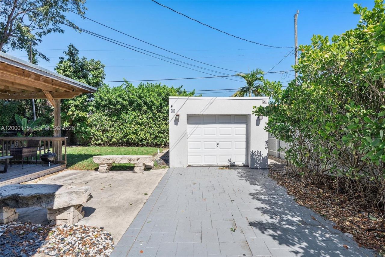 2231 SW 17th St, Miami, FL 33145 Photo