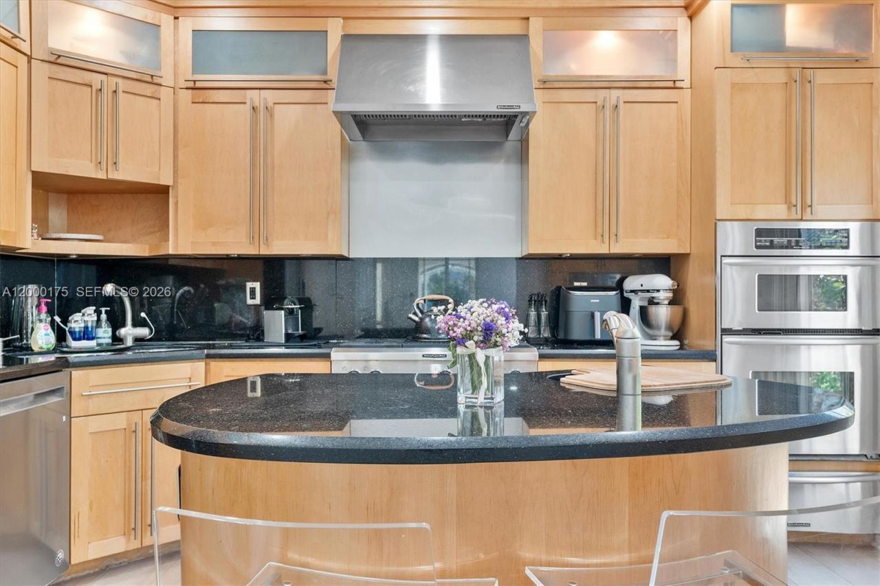 2231 SW 17th St, Miami, FL 33145 Photo