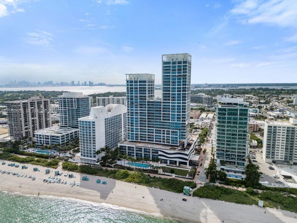 6801 Collins Ave, Unit LPH10, Miami Beach, FL 33141 Photo