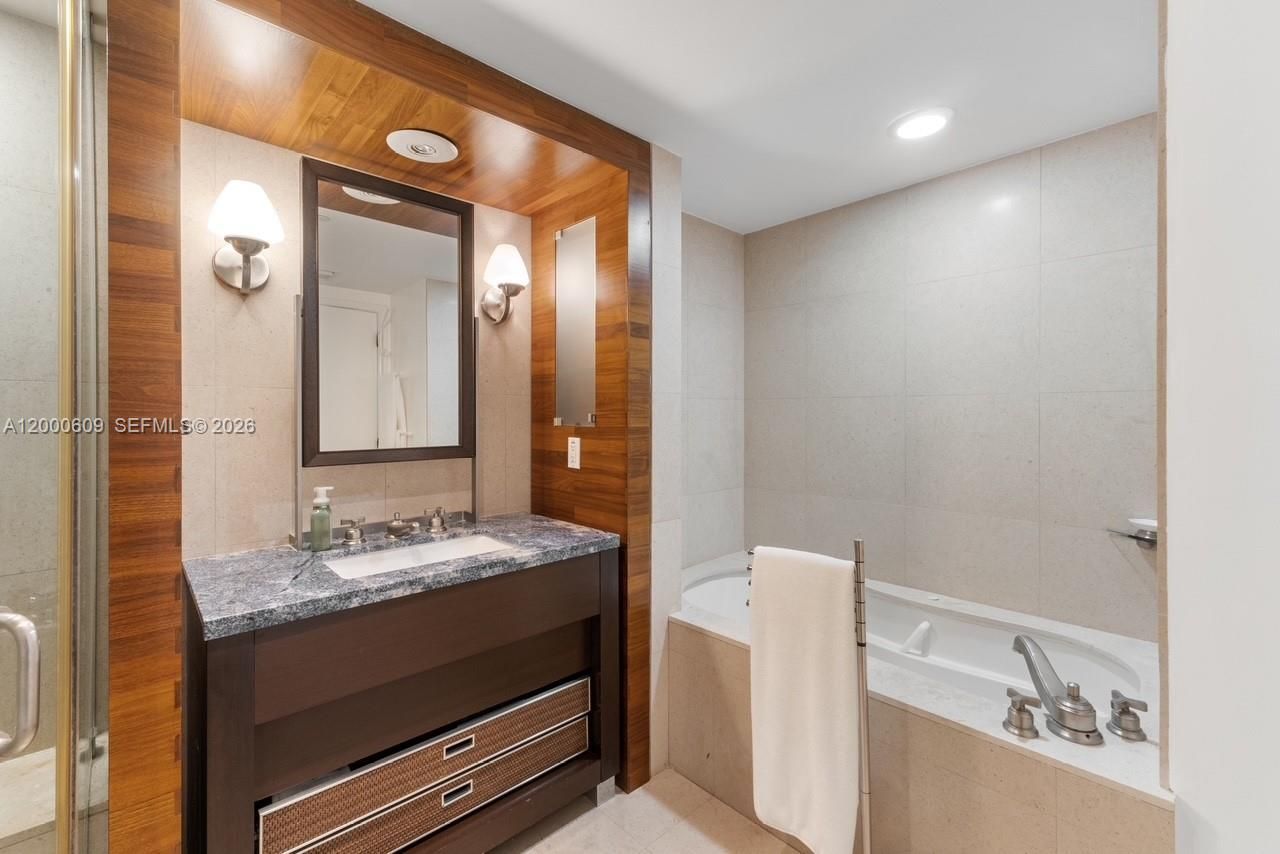 6801 Collins Ave, Unit LPH10, Miami Beach, FL 33141 Photo