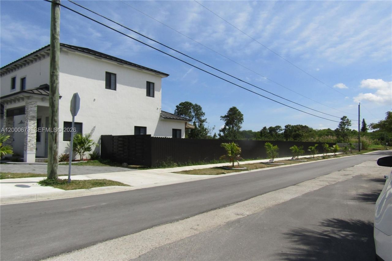 11998 SW 232nd St, Miami, FL 33170 Photo