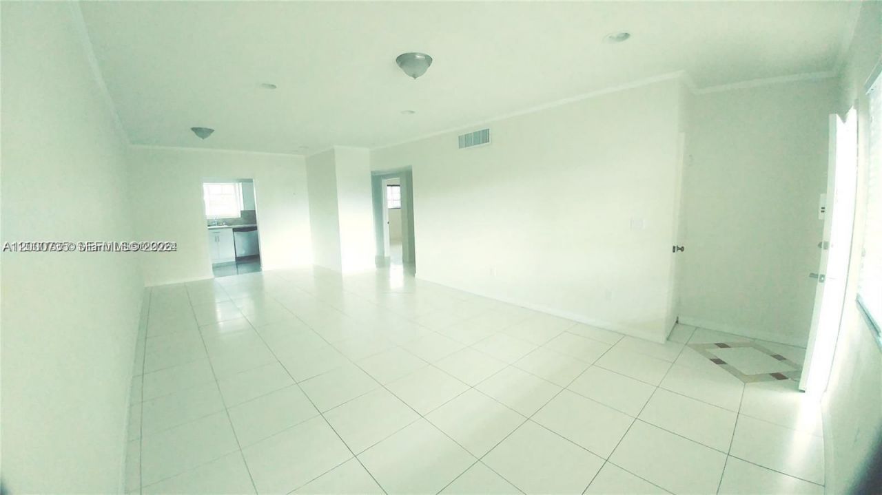 462 Golden Isles Dr, Unit 205, Hallandale Beach, FL 33009 Photo