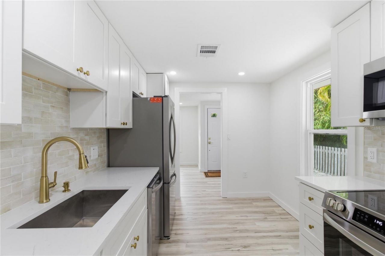 5211 25th Avenue S, Gulfport, FL 33707 Photo