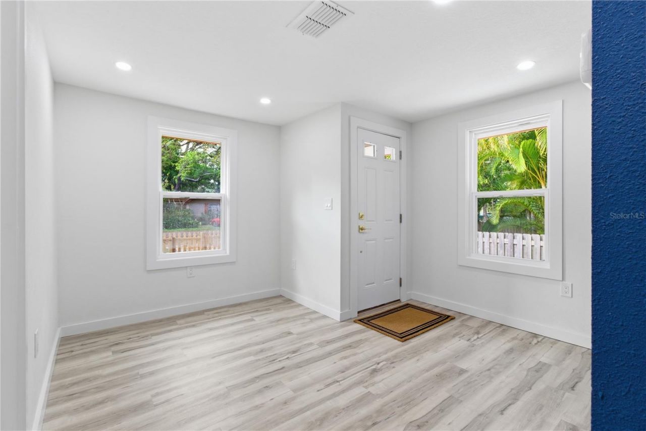 5211 25th Avenue S, Gulfport, FL 33707 Photo