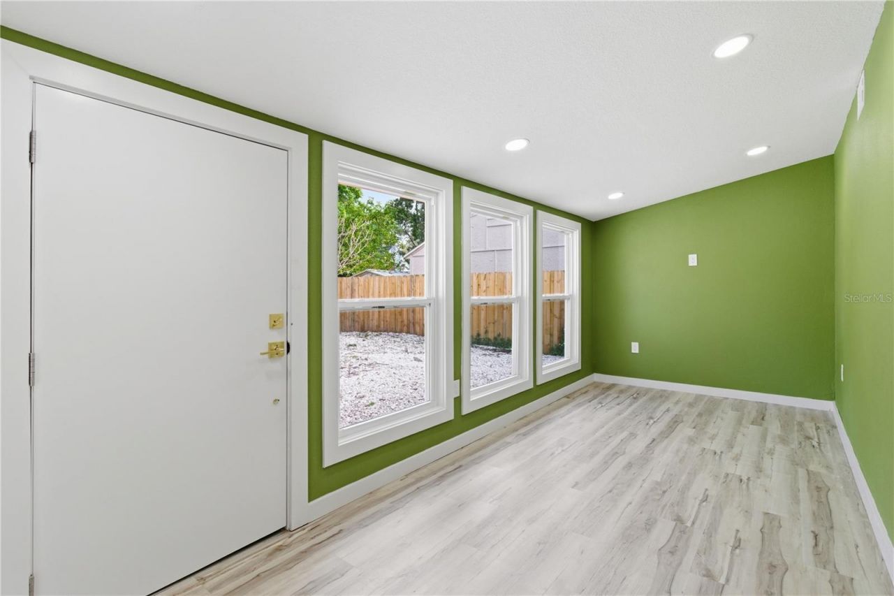 5211 25th Avenue S, Gulfport, FL 33707 Photo