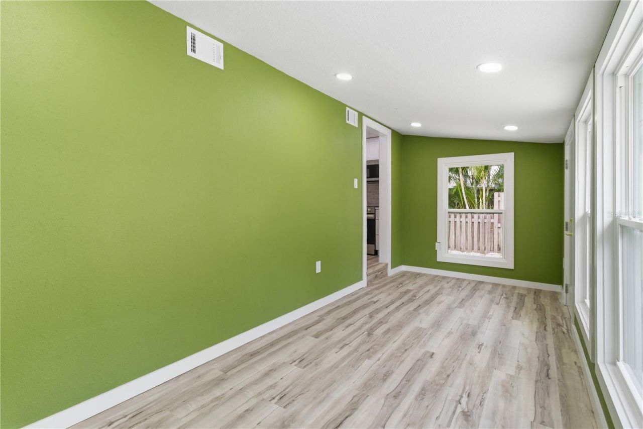 5211 25th Avenue S, Gulfport, FL 33707 Photo