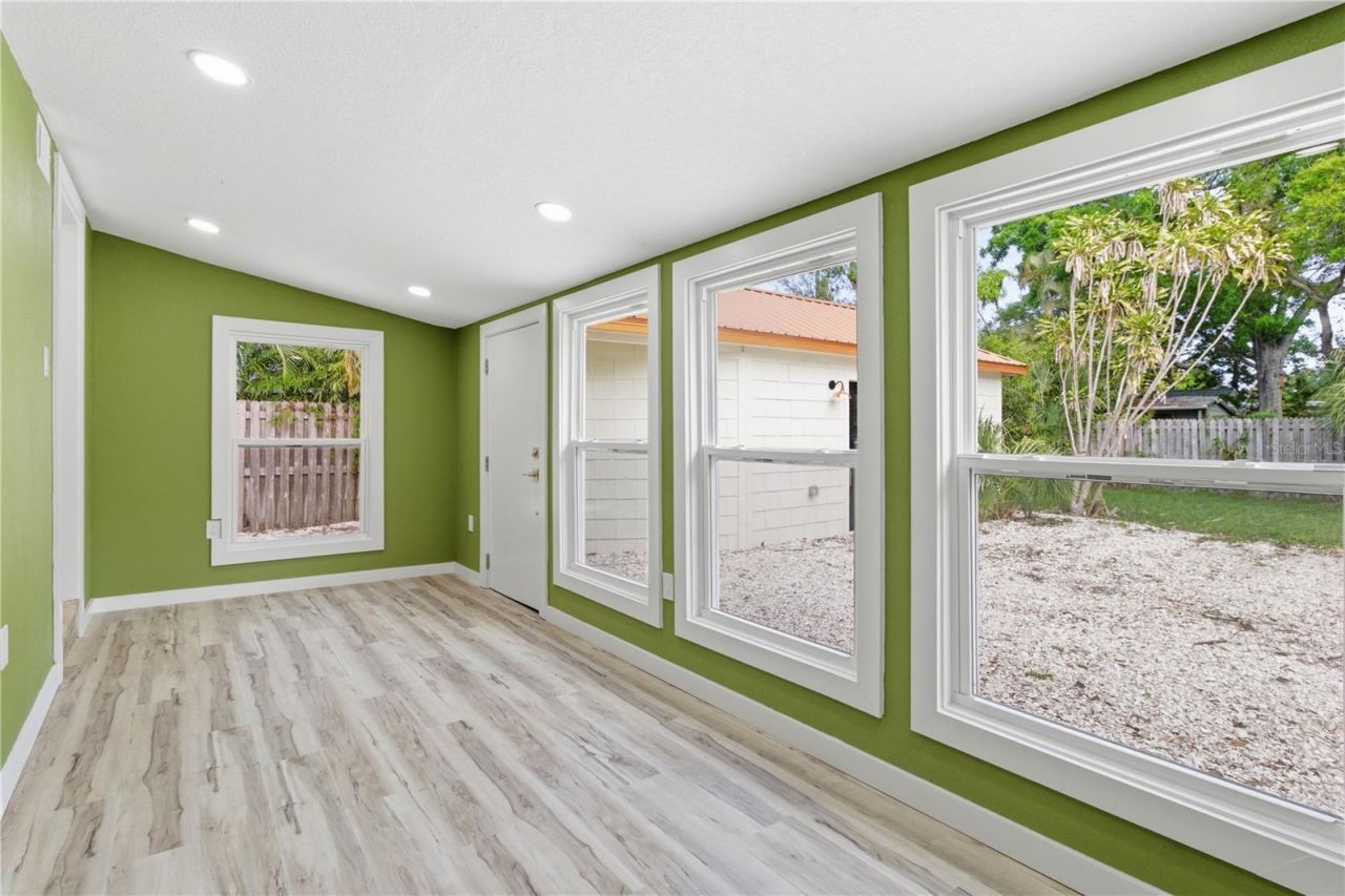 5211 25th Avenue S, Gulfport, FL 33707 Photo