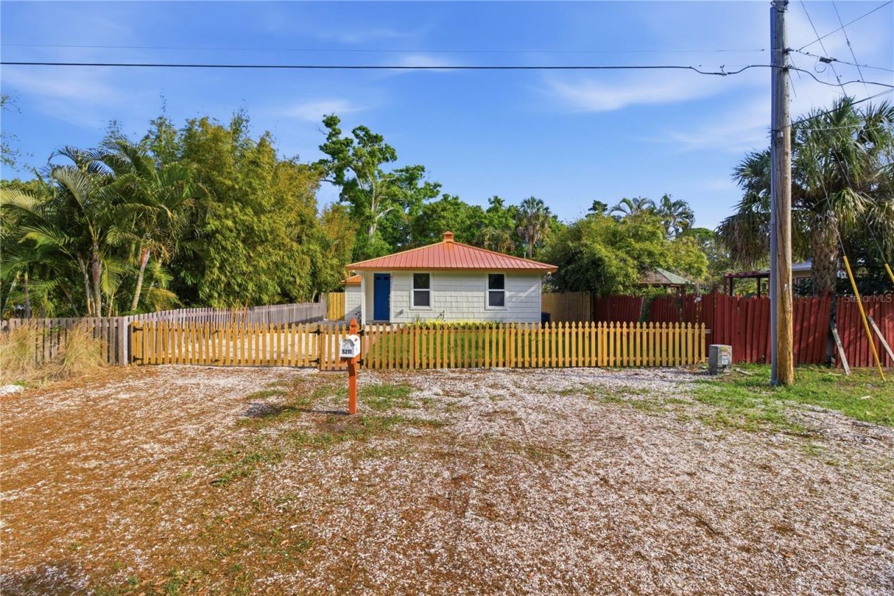 5211 25th Avenue S, Gulfport, FL 33707 Photo