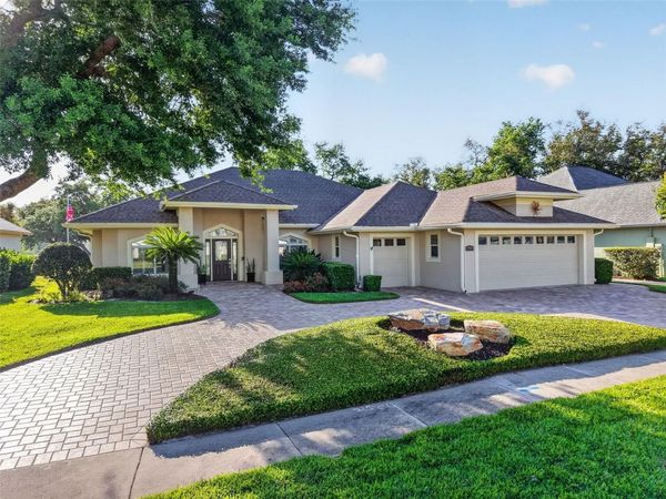 1880 EDGEWATER DRIVE, MOUNT DORA, FL 32757