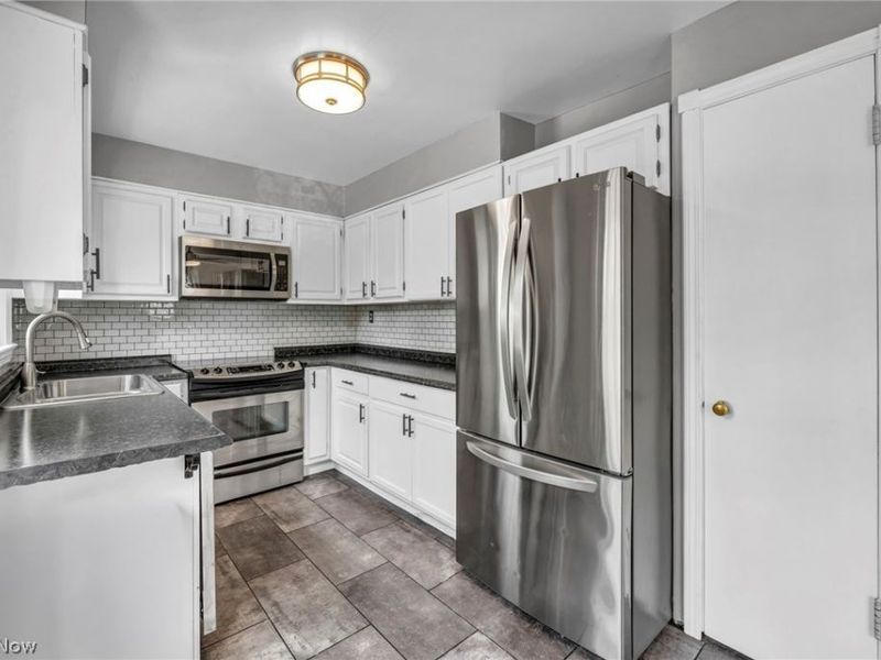 4304 Clague Road, North Olmsted, OH 44070 Photo 7