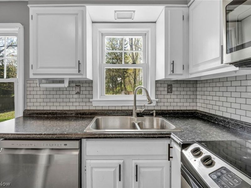 4304 Clague Road, North Olmsted, OH 44070 Photo 8