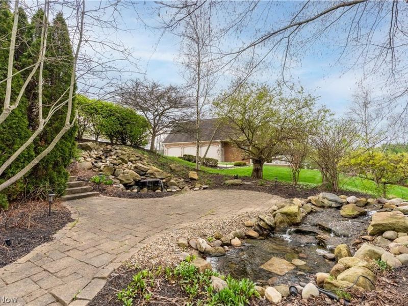 1561 Pilgrims Knob SE, Canton, OH 44709 Photo 10