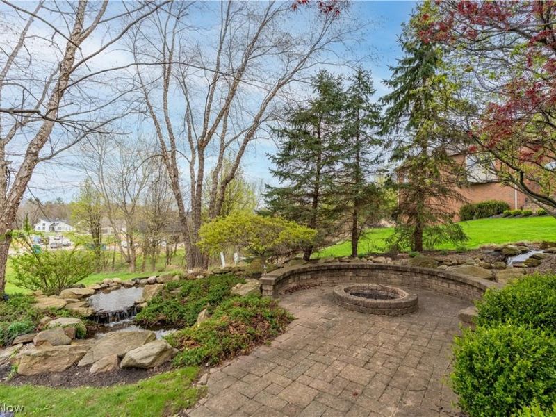 1561 Pilgrims Knob SE, Canton, OH 44709 Photo 7