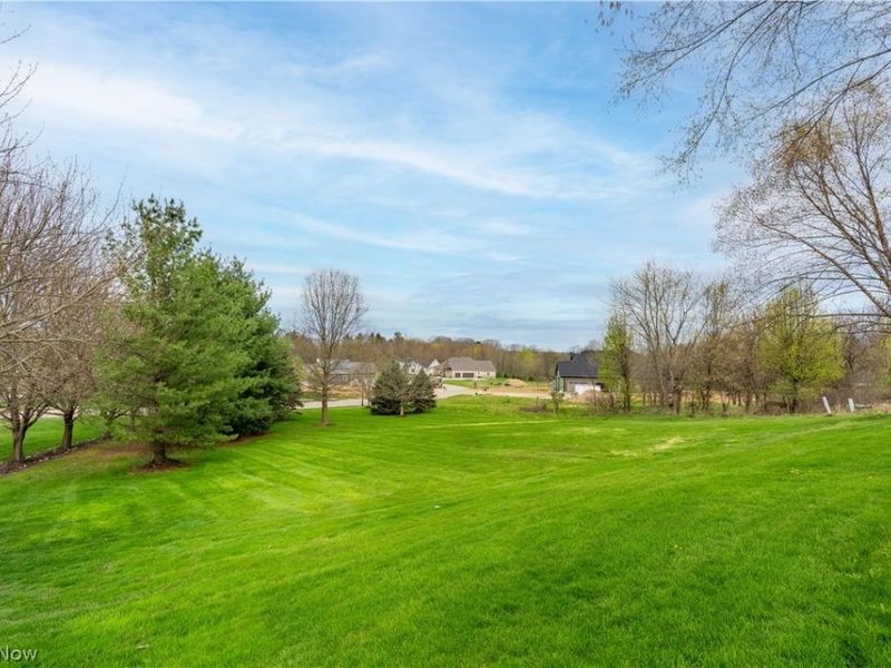 1561 Pilgrims Knob SE, Canton, OH 44709 Photo 9