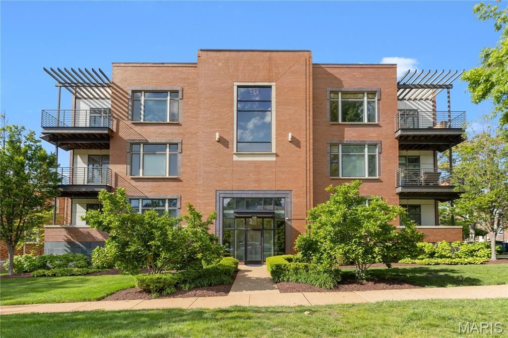 6615 Alamo Avenue, Unit 1C, Clayton, MO 63105 Main Photo
