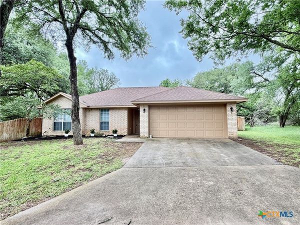 7 S Bobcat Court , Belton, TX 76513