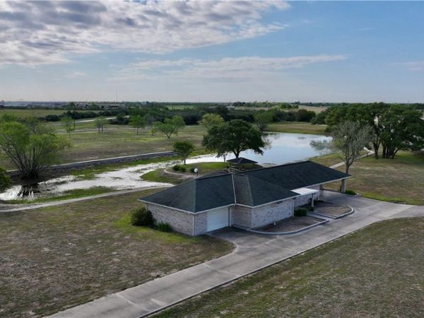 23409 Zac Lentz Parkway , Victoria, TX 77905