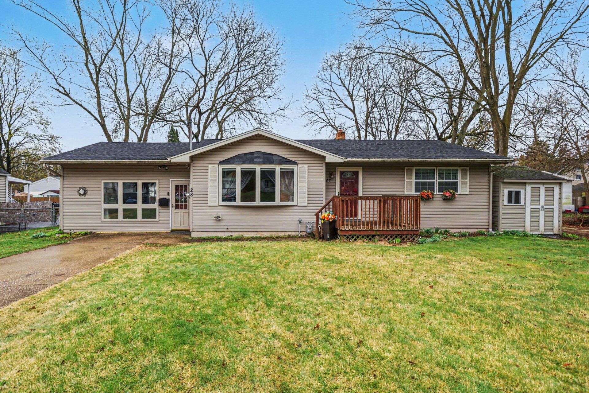 28 Troy Street, Battle Creek, MI 49037 Main Photo