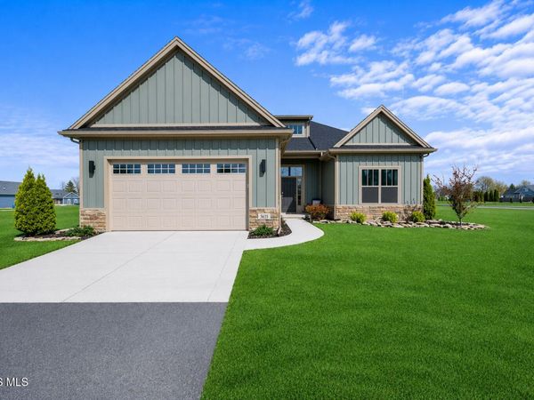 5635 Waterville Monclova Road, Monclova, OH 43542