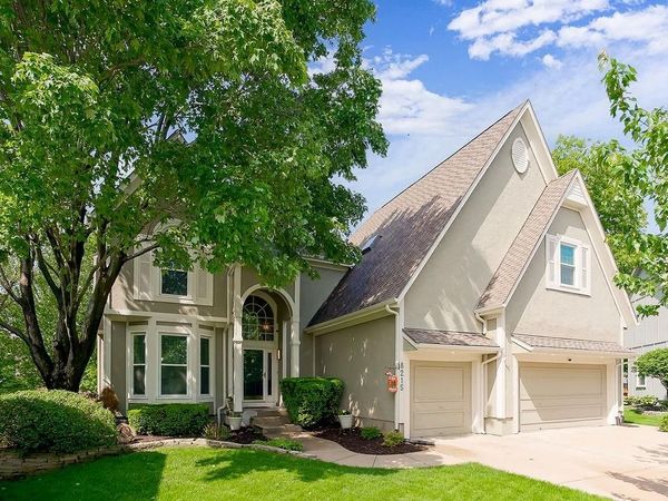 8215 W 129th Terrace, Overland Park, KS 66213
