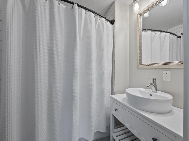 1046 E Cherry Street, Columbus, OH 43205 Photo 20