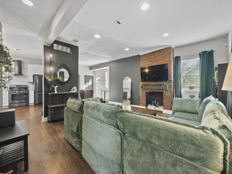 1046 E Cherry Street, Columbus, OH 43205 Photo 3