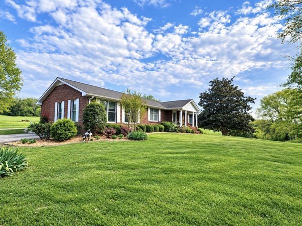12 Charles Apple Ln, Brush Creek, TN 38547