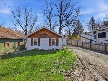 8597 Florence Avenue, Angola, NY 14006