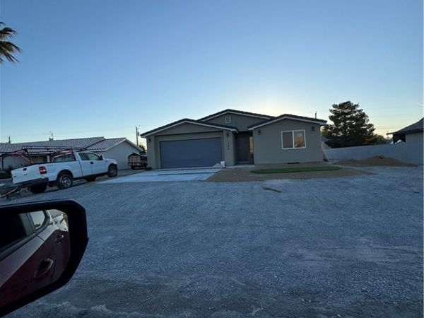 1280 S Yosemite Avenue , Pahrump, NV 89048