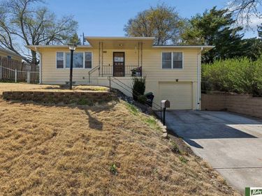 3056 S 46 Avenue, Omaha, NE 68106