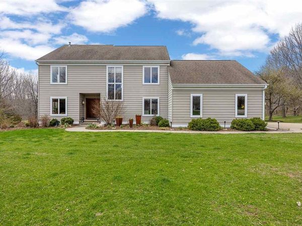 4635 Running Deer Ct NE, Iowa City, IA 52240