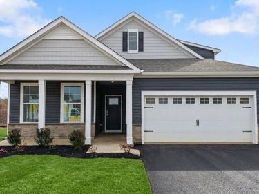 1498 DRESDEN DRIVE, BREINIGSVILLE, PA 18031