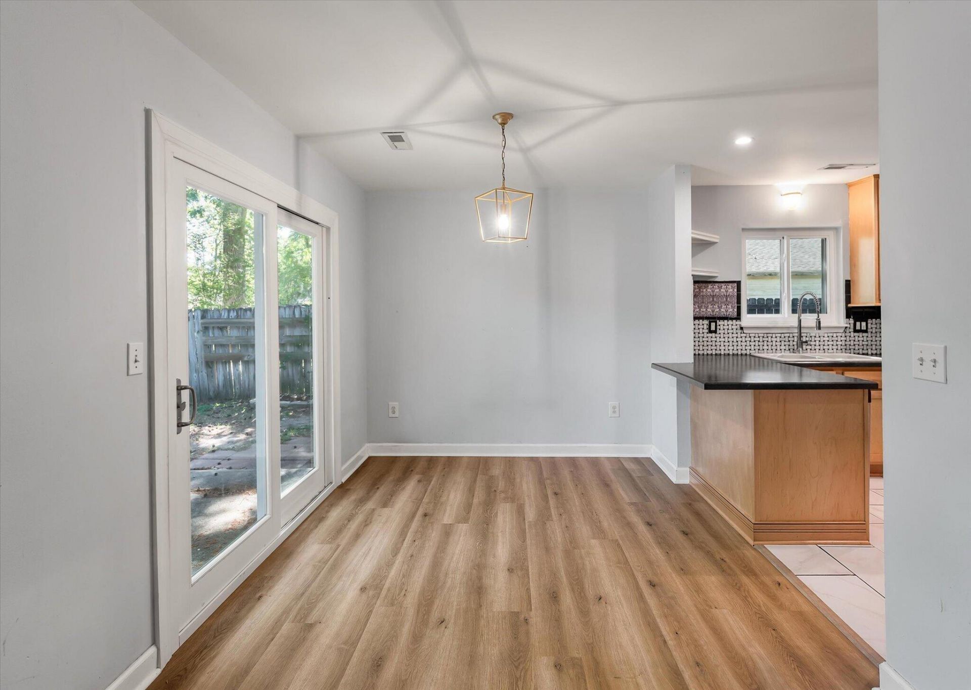 2108 Forest Lakes Boulevard Photo 11