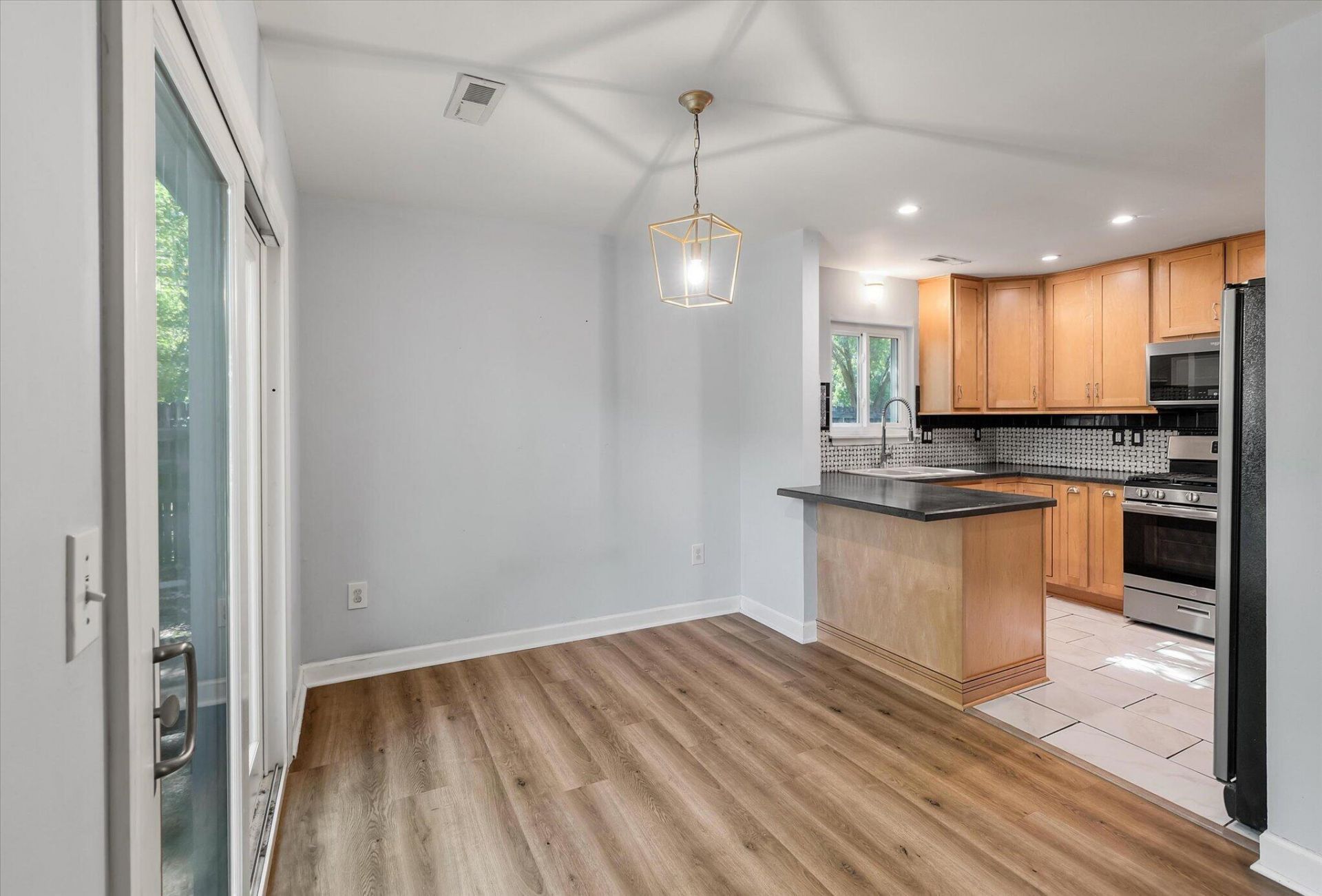 2108 Forest Lakes Boulevard Photo 12