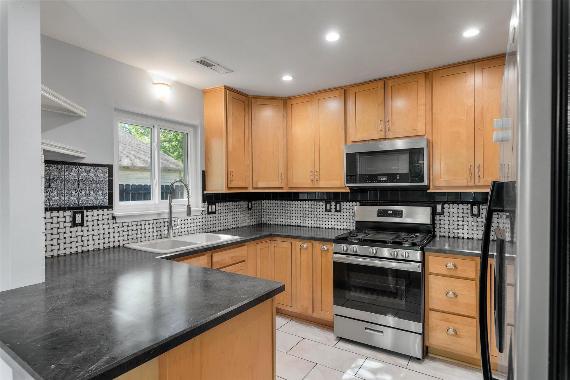 2108 Forest Lakes Boulevard Photo 15