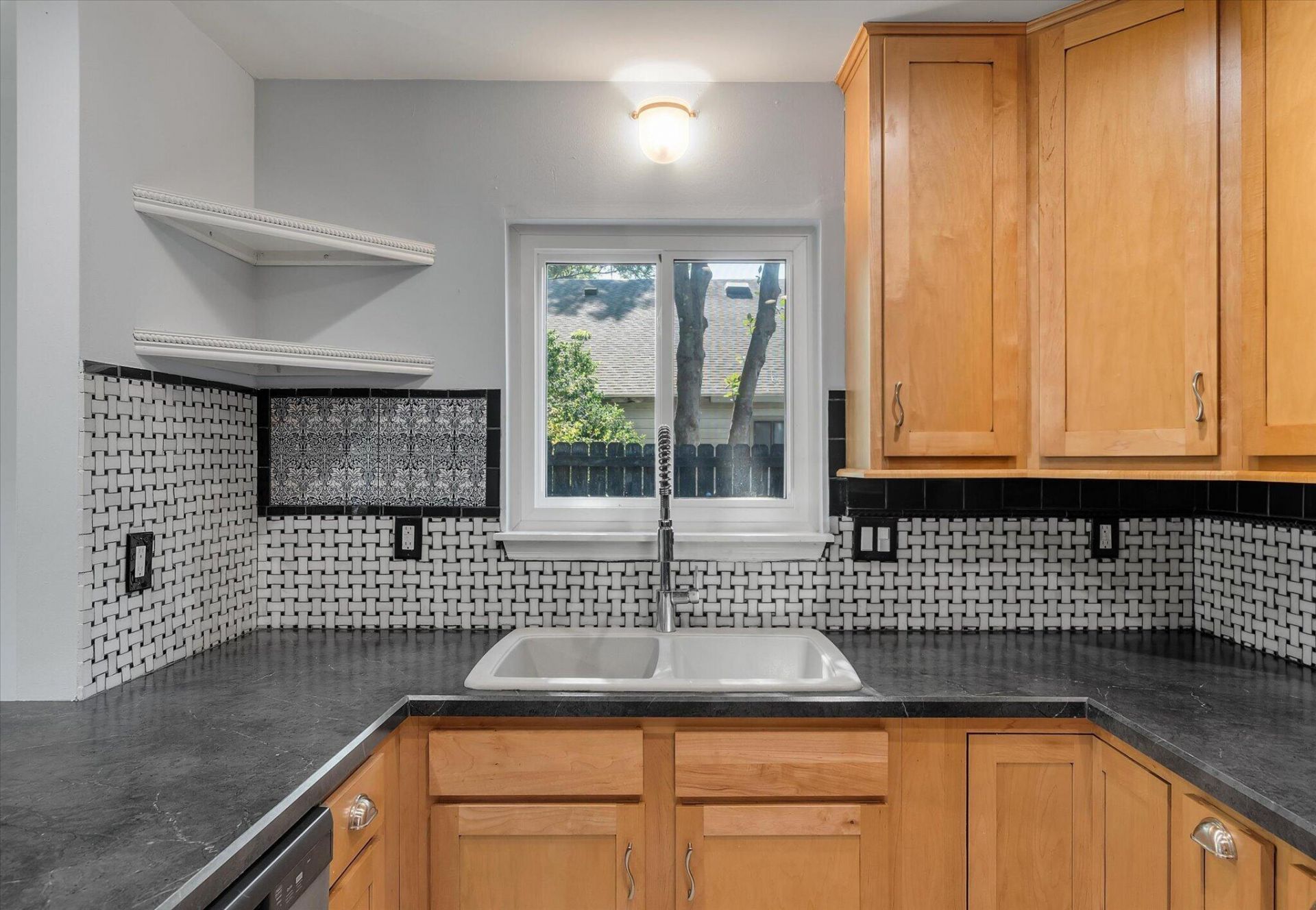 2108 Forest Lakes Boulevard Photo 16