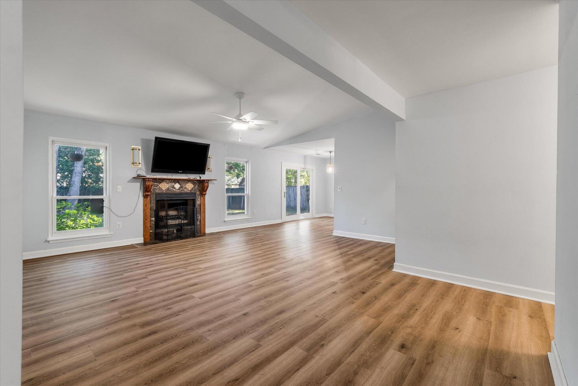 2108 Forest Lakes Boulevard Photo 6