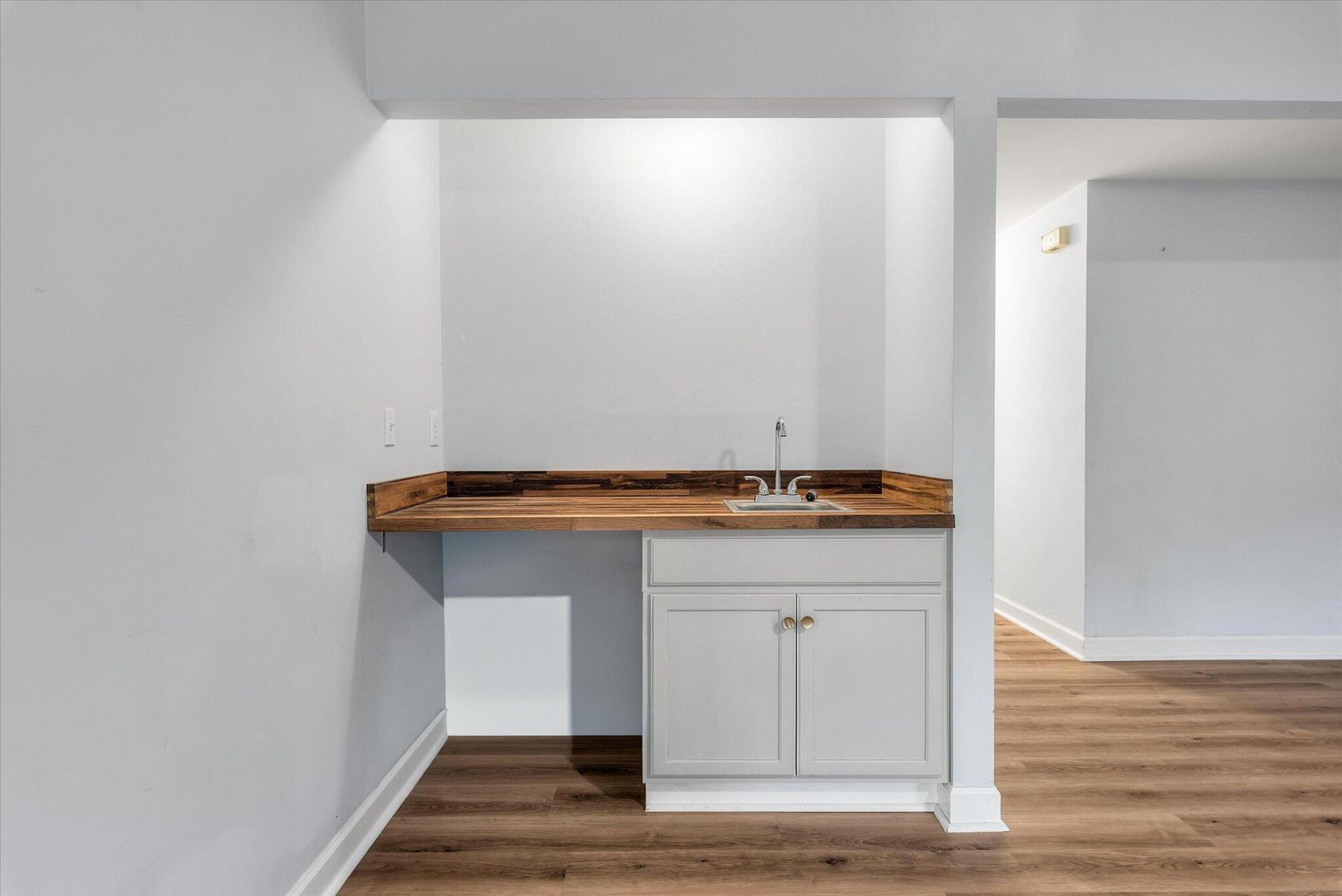 2108 Forest Lakes Boulevard Photo 9